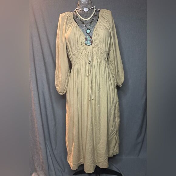 Universal Thread Beige Long Sleeve Dress with Pockets - Picture 5 of 6